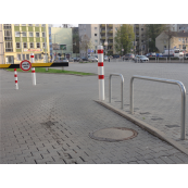 Barrier bollard | tubular steel  152 x 3.2 mm | removable | with triangular lock or profile cylinder lock | hot-dip galvanized and white coated withthree red reflecting stripes | removable, with profile cylinder lock